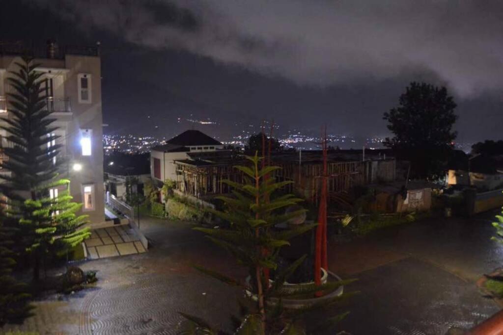 Villa Agro Kusuma Pinus R7 Batu  Bagian luar foto
